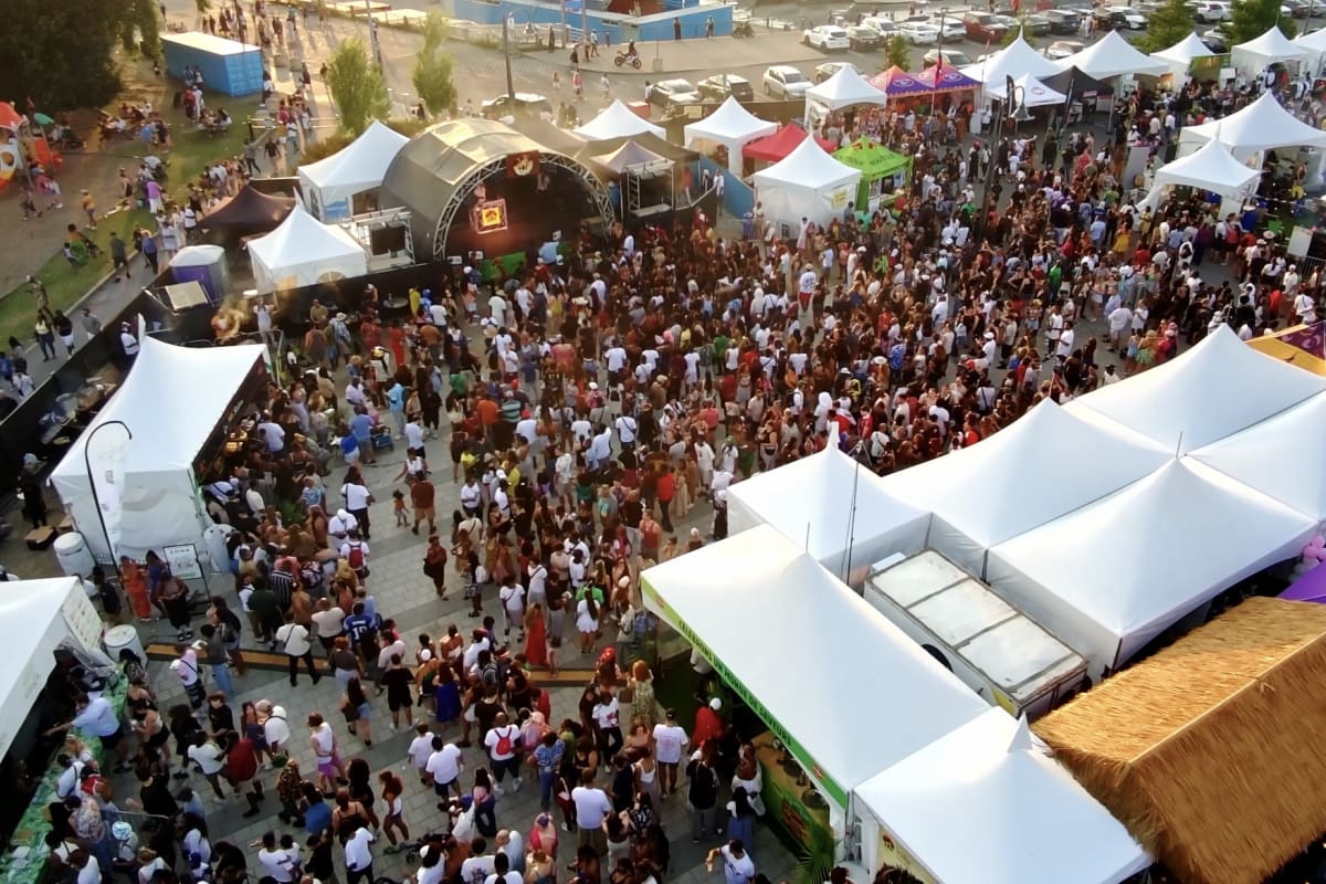 Kiosques au Festival Un Goût des Caraïbes.