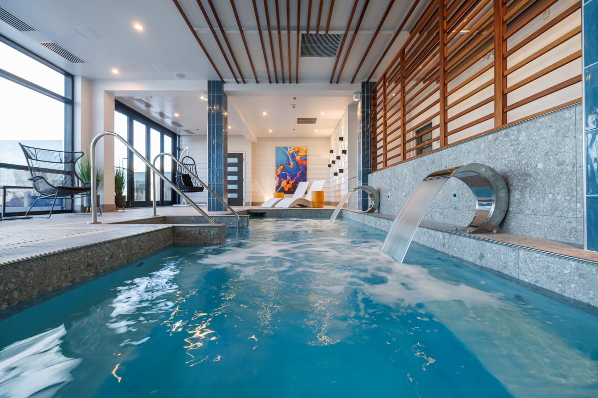 Large indoor pool at the Hôtel Levesque