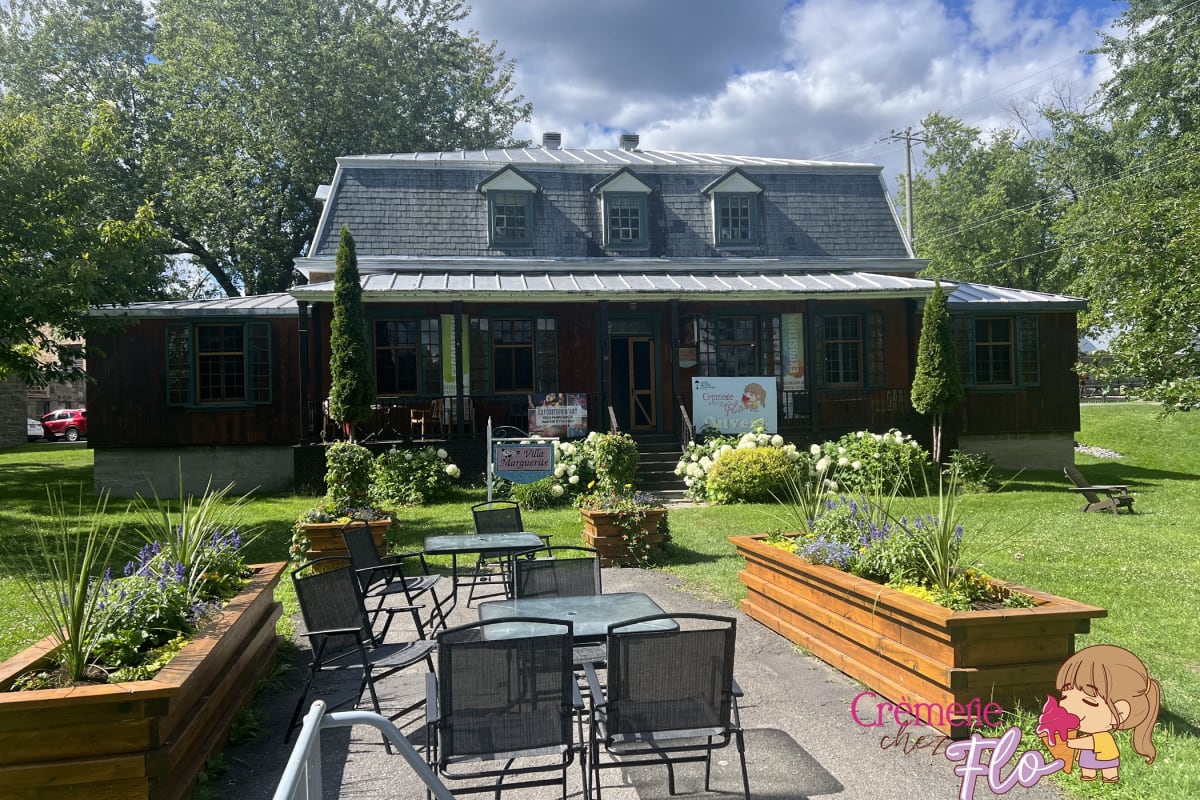 Exterior of Chez Flo ice cream shop at Hôtel Manoir d’Youville.