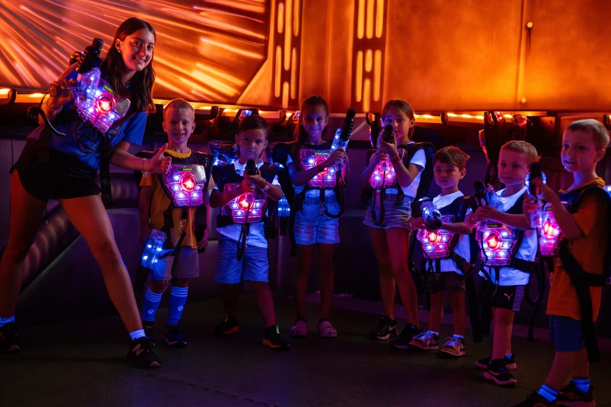 Des enfants jouent au Laser Tag