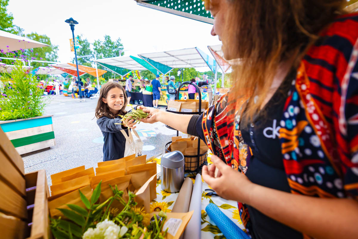 Marché de la Gare de Sherbrooke.