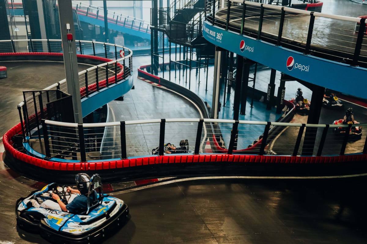 Piste de karting intérieur chez TAG E-Karting