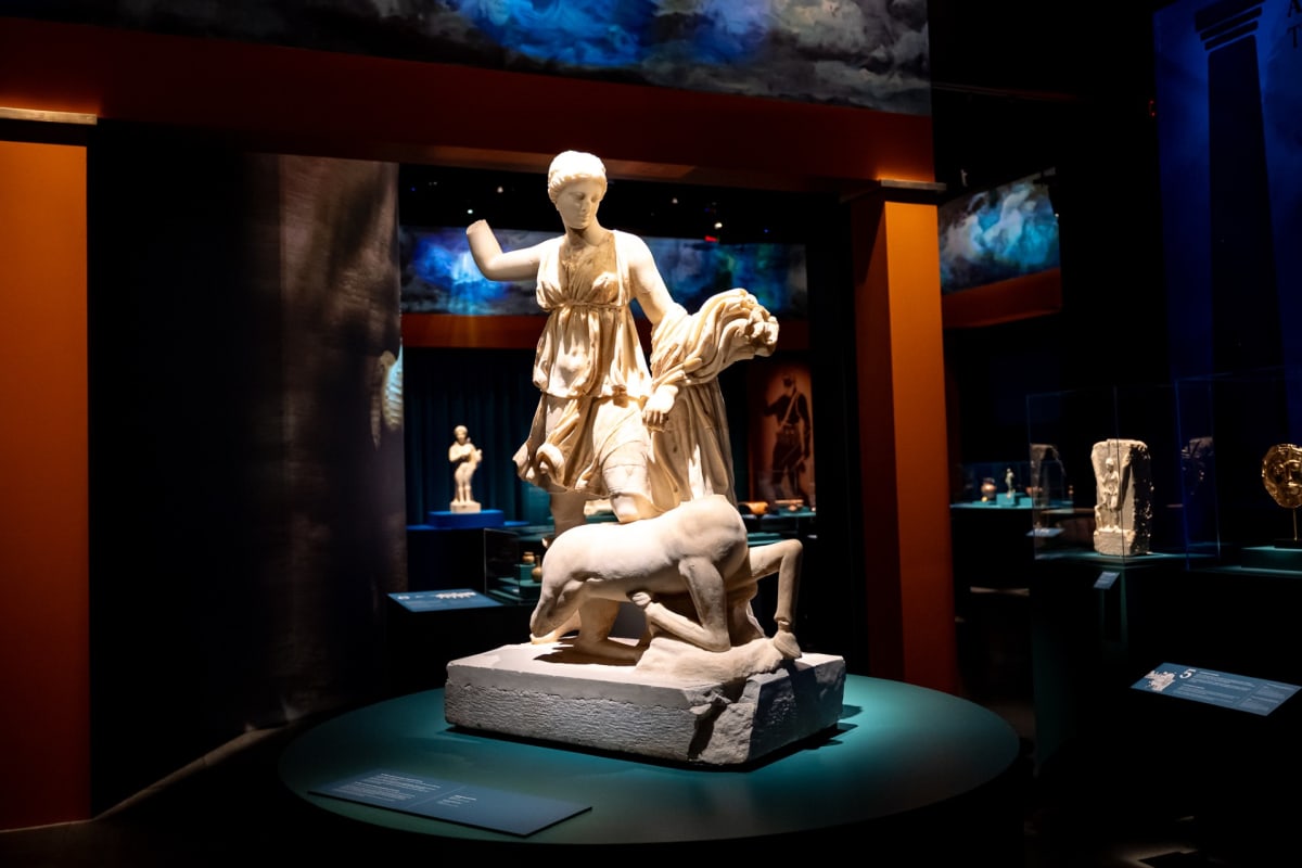 Sculpture grecque au musée.