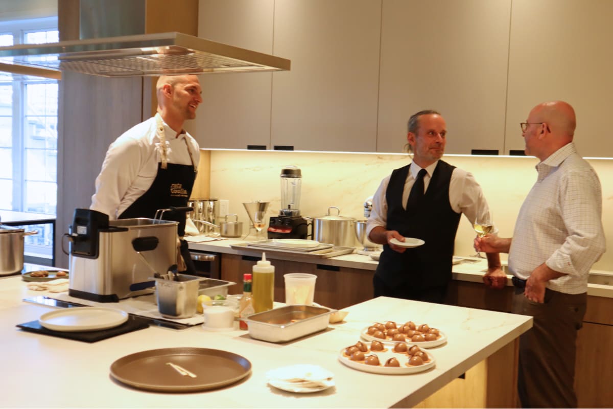 Animateurs d'ateliers de cuisine chez Ratatouille.