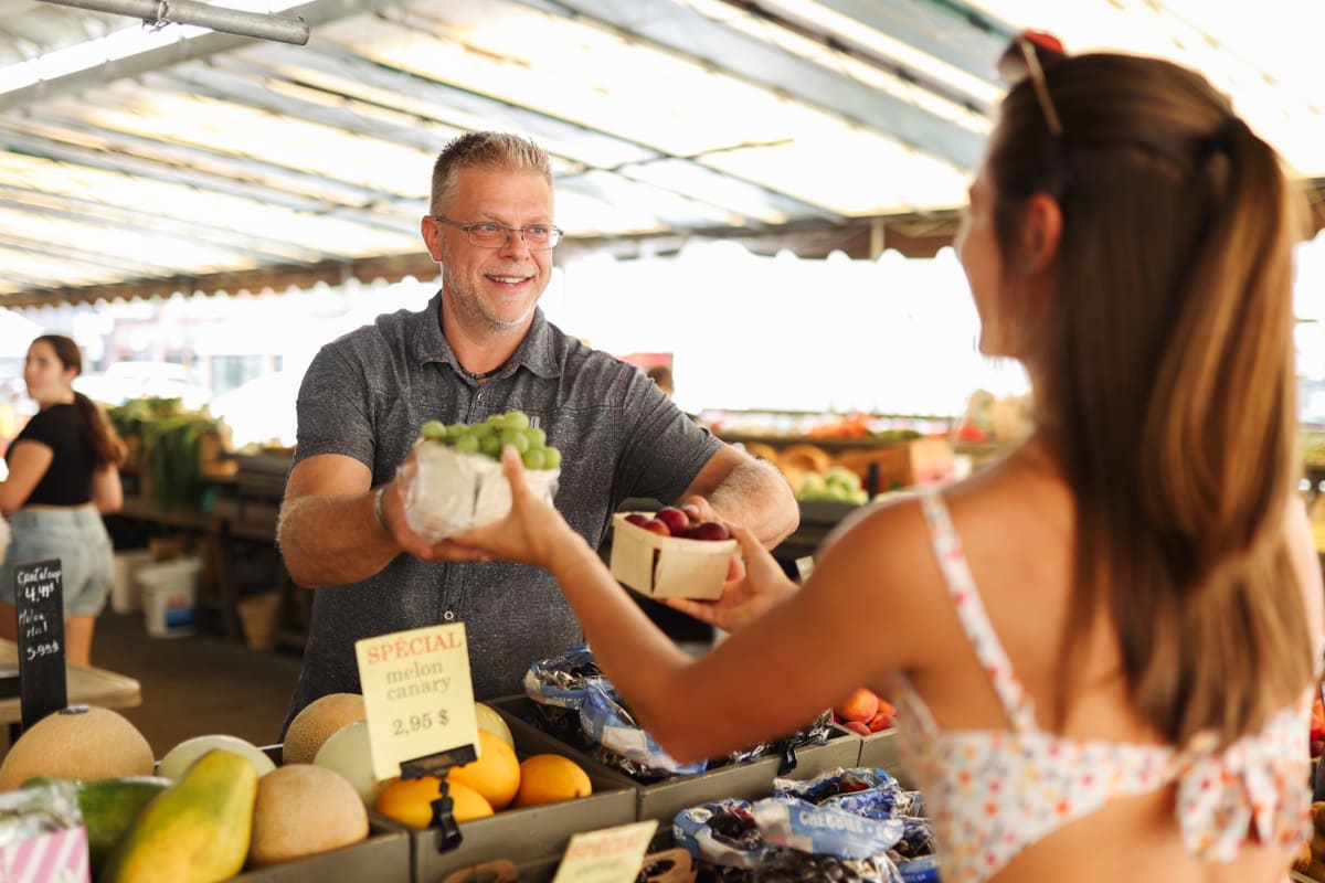 Le 1555 Marché public
