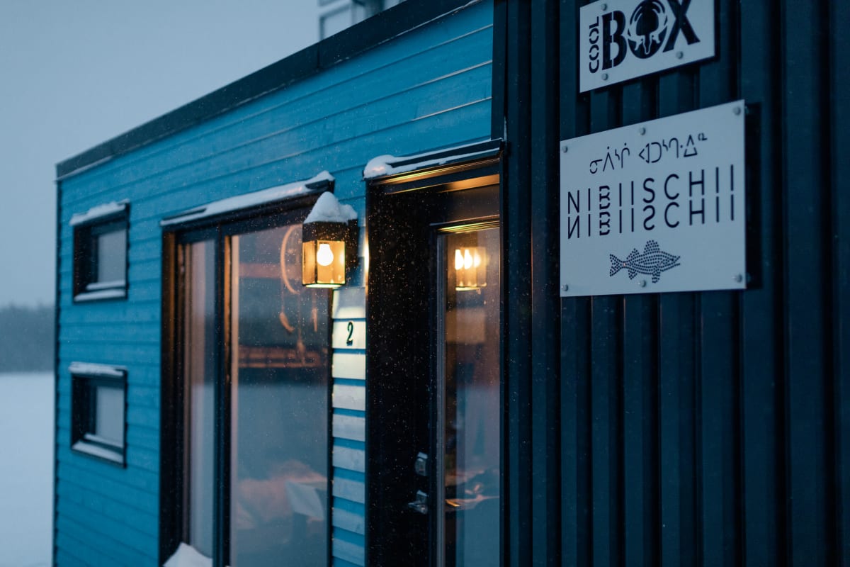 Corporation Nibiischii - Plan rapproché d'un hébergement CoolBox