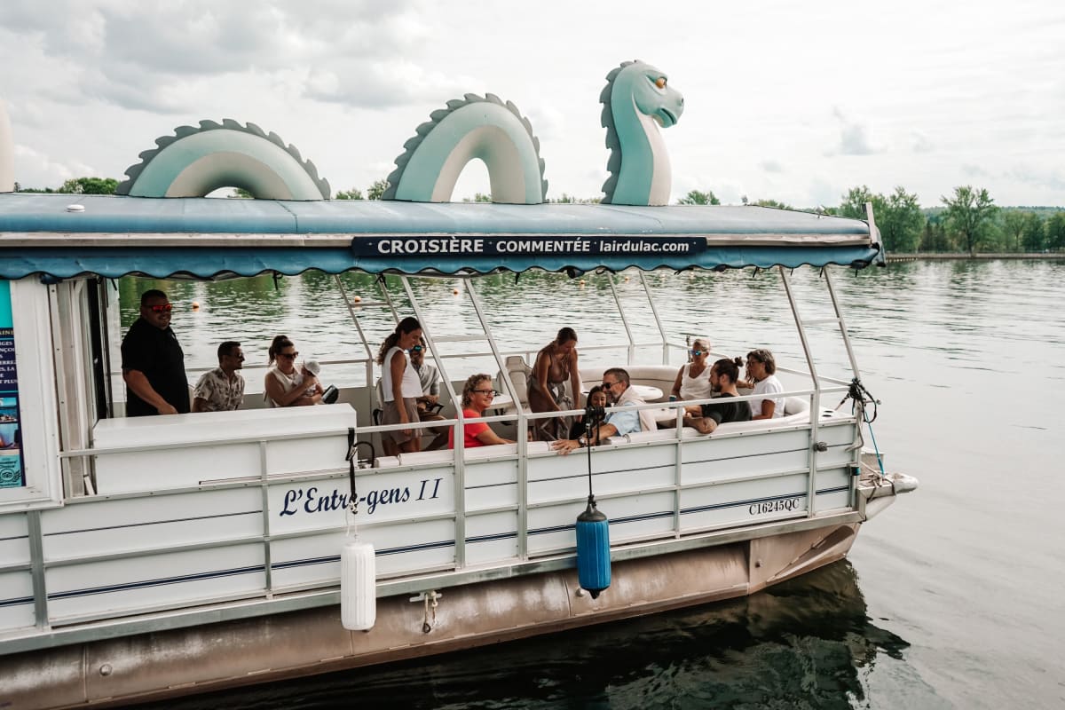 Cruise boat from Les croisières l’Air du Lac