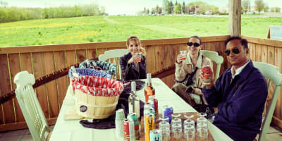 Dégustation dans l'aire de pique-nique/Tasting in the picnic area