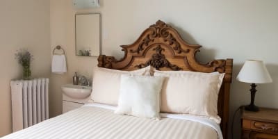 Auberge de la Visitation - Bed