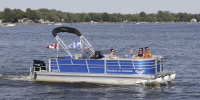 Croisière en ponton.