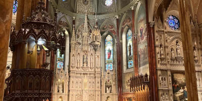 Intérieur et autel de la Basilique Saint Patrick.