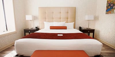 Best Western Plus Montreal Downtown-Hotel Europa - Lit