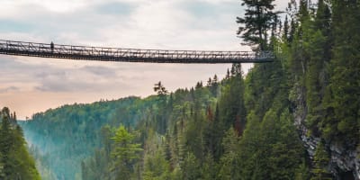 Le Canyon des Portes de l'Enfer - Passerelle suspendue - Suspended footbridge