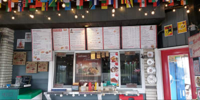 Menu et comptoir au Casse-croûte Le Gourmand.