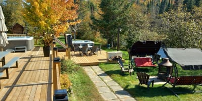 Chalet Castello & Spa - Cours arrière avec terrasse et spas