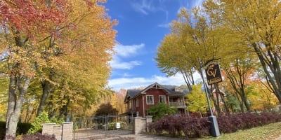 Château Venise - Extérieur du chalet en automne