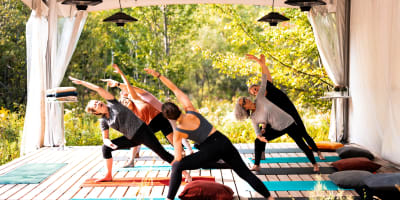 yoga à l'Espace Hors Champ.