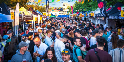 Foule au Festival des Bières du Monde de Saguenay.