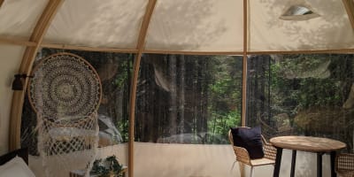 Glamping Kamook en été.