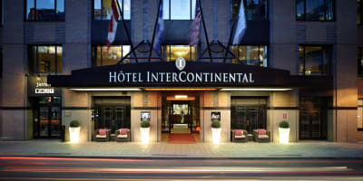 InterContinental Montréal - Façade de l'hôtel en soirée