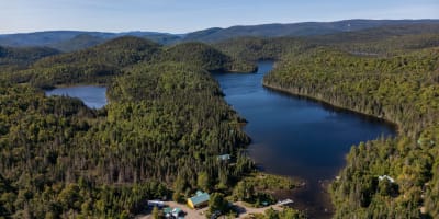 Vue aérienne de la Pourvoirie du Lac Croche.