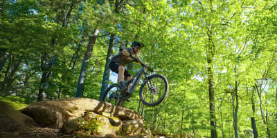 Vélo au Mont Rigaud.