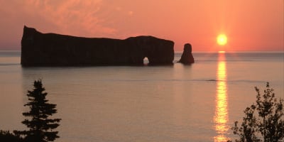 Levée du soleil au Rocher Percé. 