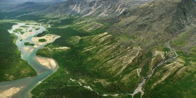Vue aérienne au Parc national Kuururjuaq.