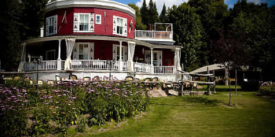 auberge_de_la_tour_du_lac_1