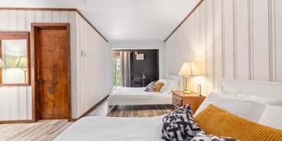 hotel_motel_ocharcoal_1