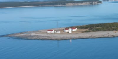 phare_de_la_petite_ile_au_marteau_1