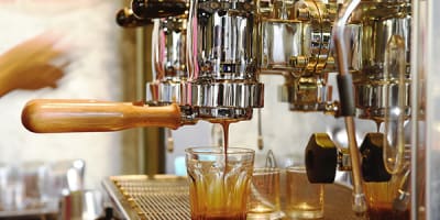ricochet_cafe__terrasse___fairmont_tremblant_1