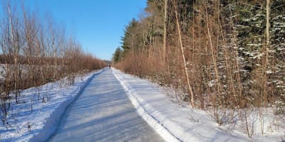 sentier_de_patinage_en_foret_de_lerable_rouge_1