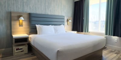 Radisson Hotel Montreal Airport - Chambre avec un lit