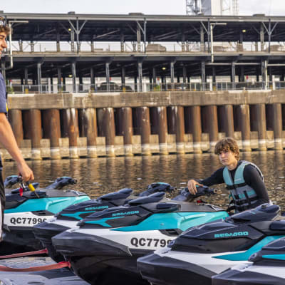 Guided Jet Ski Tour – Bridges, Skyline & Thrills