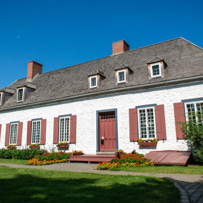 Heritage Package: 2 historical places, 2 exhibitions