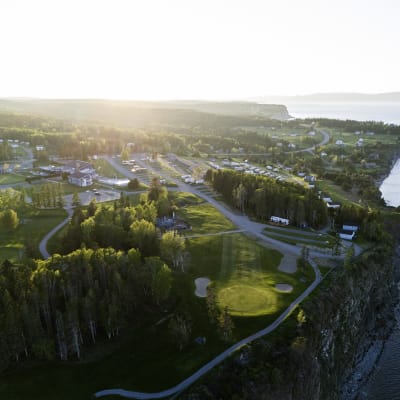 Camping/golf accommodation package