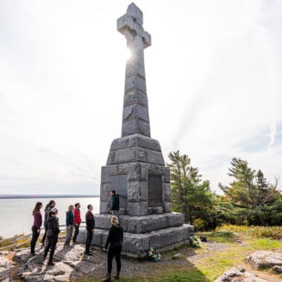 Croisière et visite libre de la Grosse-Île à pied