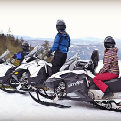 Expedition & snowmobile rental at the Saguenay Fjord