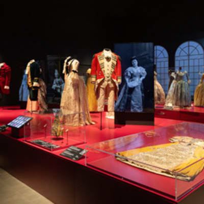 Bals costumés – Habiller l'Histoire, 1870-1927