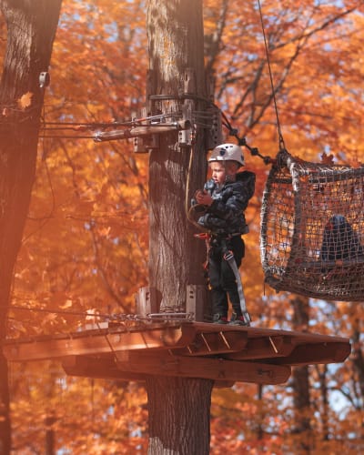 Enfant à Arbraska Chauveau en automne.