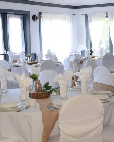 Salle à manger de l'érablière Au Gré des Saisons.