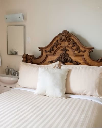 Auberge de la Visitation - Bed