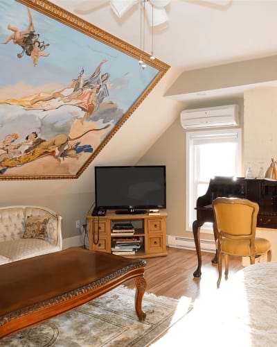 Suite supérieure avec lit King.