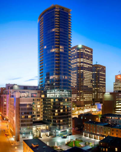 Vue extérieure de l'Hôtel Courtyard by Marriott Montréal Centre-ville
