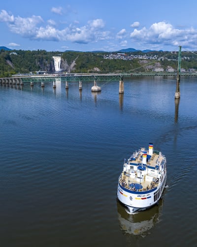Guided cruise in Québec City- Croisières AML