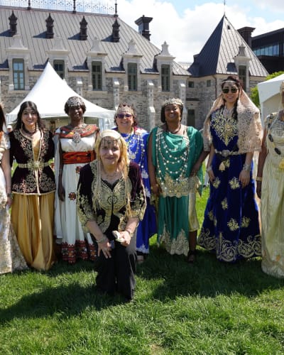 Festival AfriCa Fest - Un groupe de femmes, vêtues de robes traditionnelles