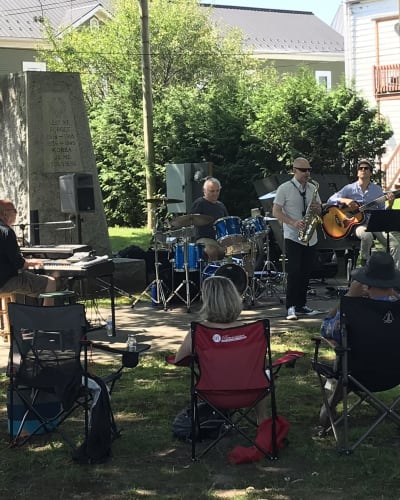 Groupe de Jazz au Parc des Vétérans à Sutton.