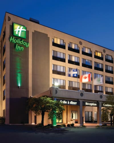 Holiday Inn Montréal-Longueuil - Extérieur de l'hôtel en soirée