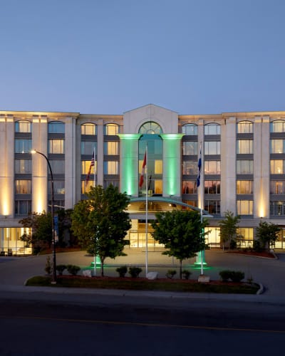 Holiday Inn & Suites Montréal Aéroport - Façade de l'hôtel